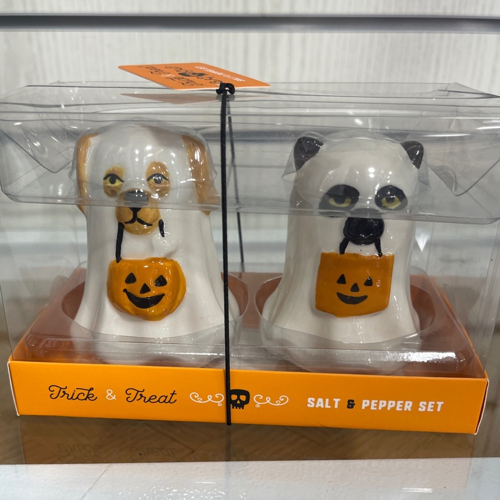 Halloween Ghost Cat & Dog Trick or Treat Ceramic Salt & Pepper Shakers NWT